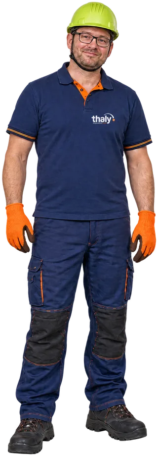 Thaly-Mitarbeiter mit Schutzhelm